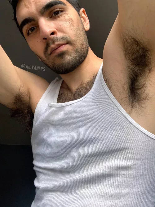 I wear tanks so you have easy access to my bushy armpits 😜