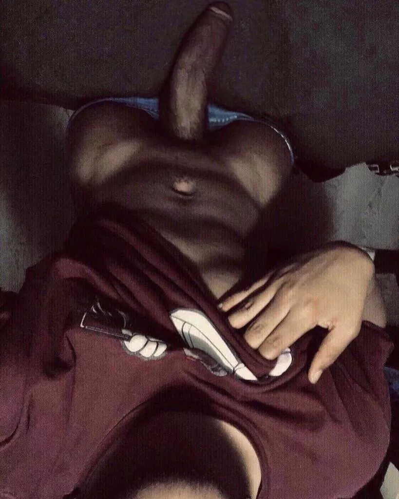 If you like huge cocks I'm the guy for you, Latin athlete and I'm 9