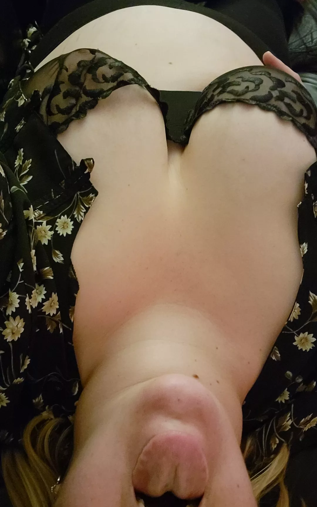 I'm a blank canvas - paint me with your cum