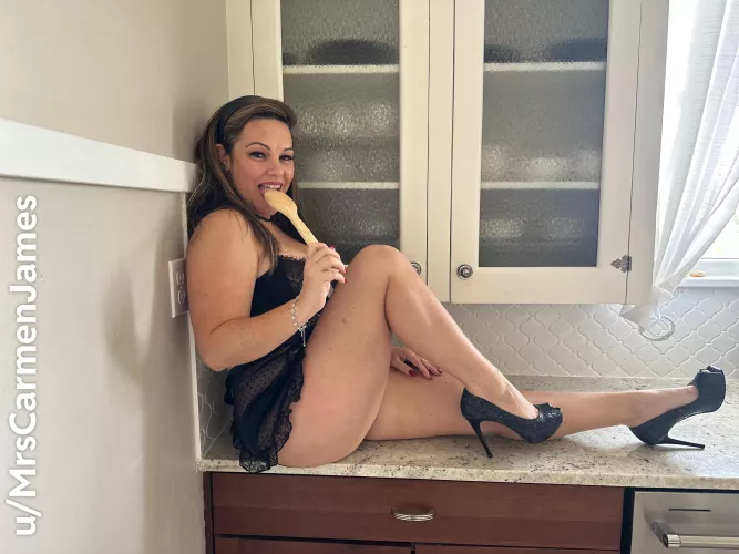 It sure gets hot in this mom’s kitchen 🔥 40F