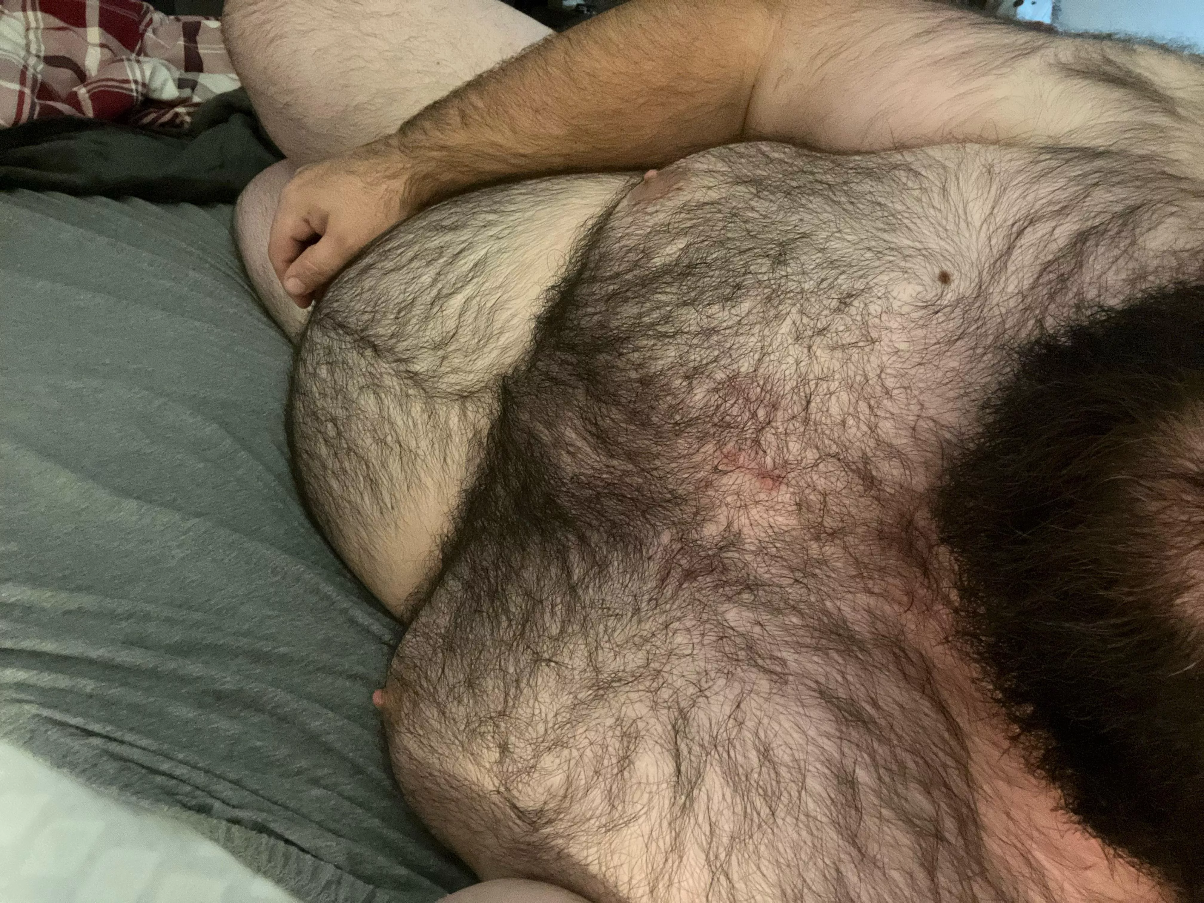 It’s bad when your body wakes you up 1.5 hrs before you need to be up because you are too turned on… no one here to take advantage…