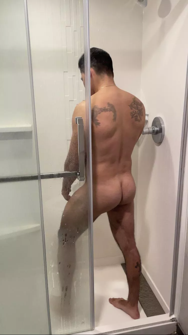 Join me in the shower? 😉💦