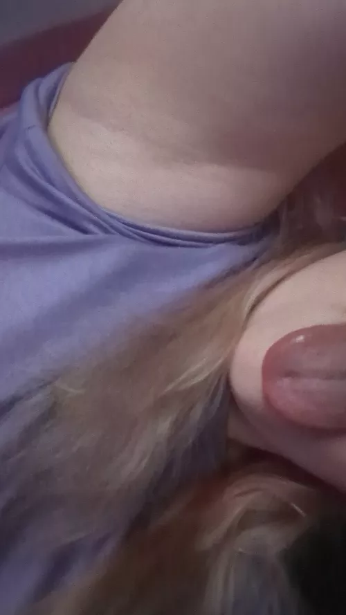 Lick the sweat from my pits 😈