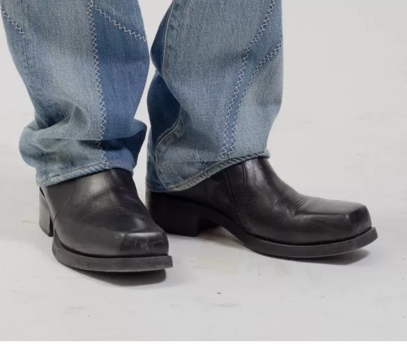 Looking for boots like this. Thick, square toe. Any suggestions?
