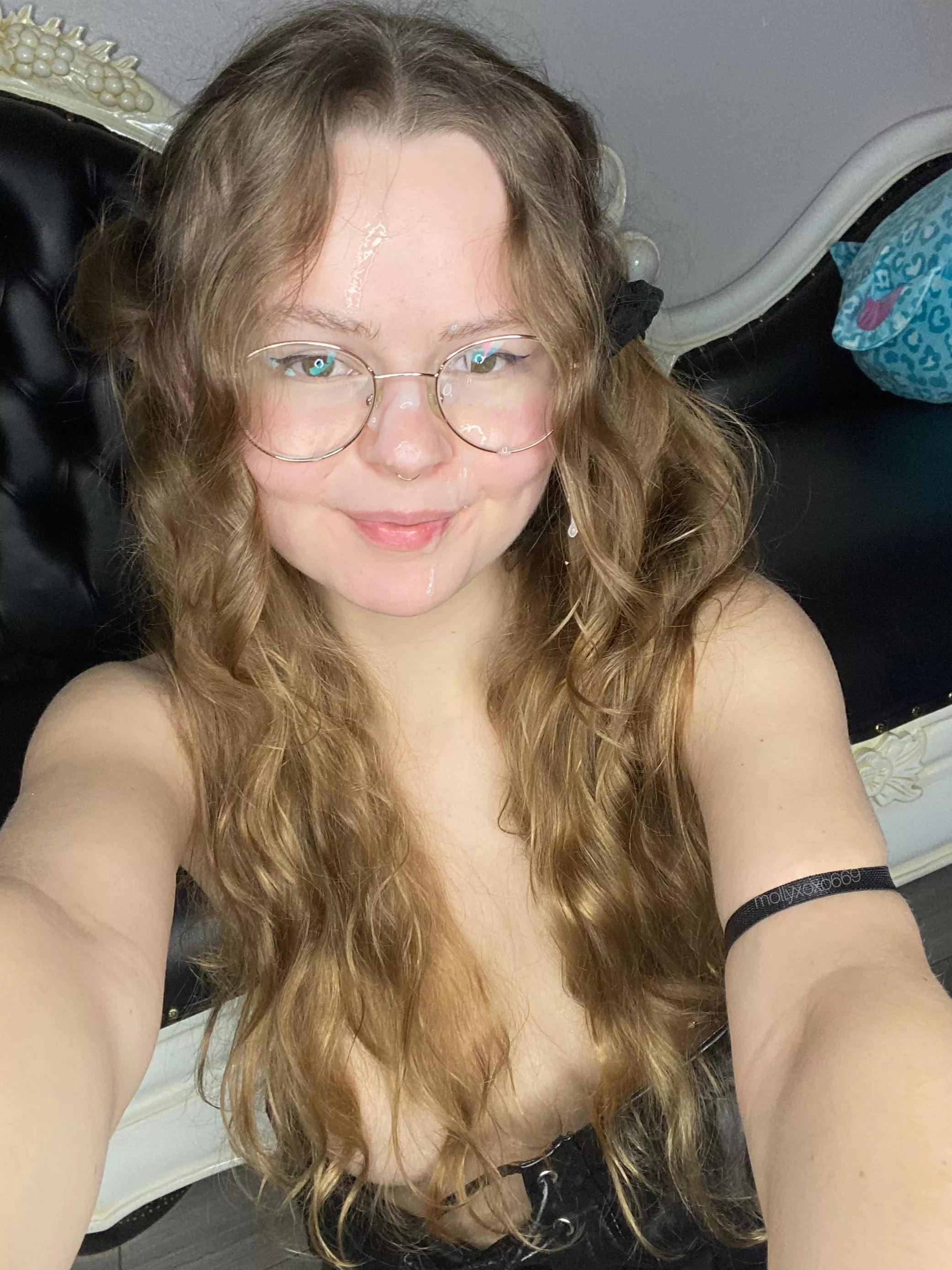 made him pull out mid creampie to give me some on my face