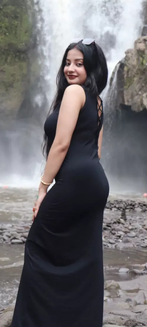 My indian sister is craving a BBC bully cock up her ass