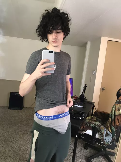 My pants keep slipping down lol