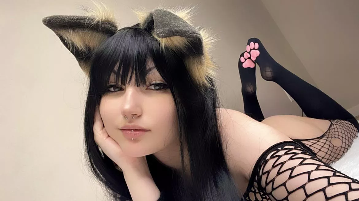 Pretty puppy paws💕