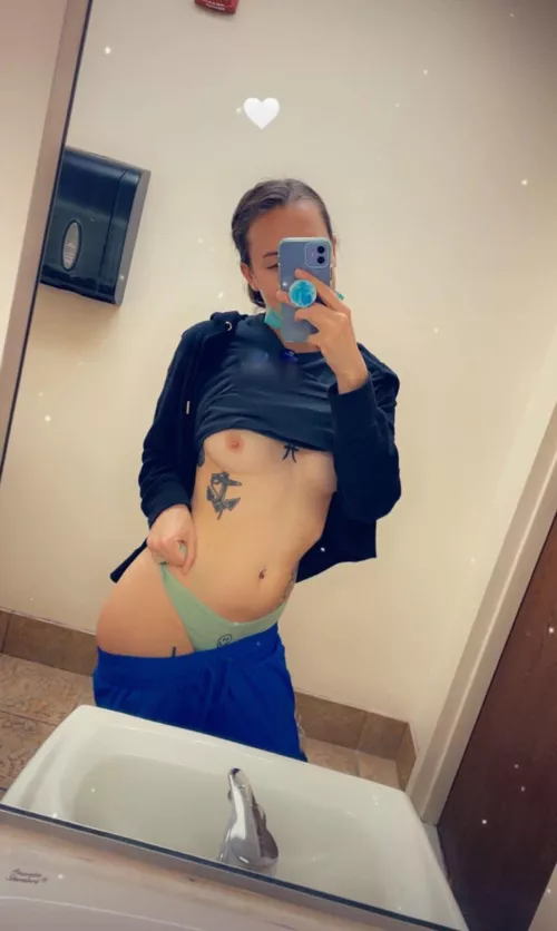 Someone cum fill me please 😩