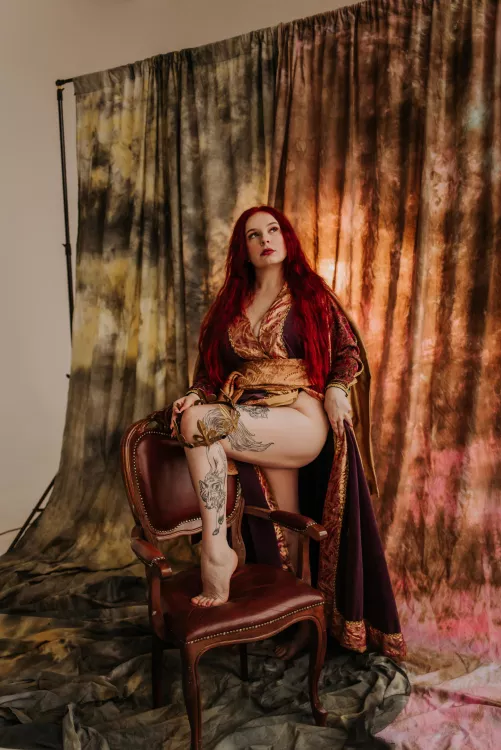 The Empress | Tarot card cosplay by Rudy Vixen