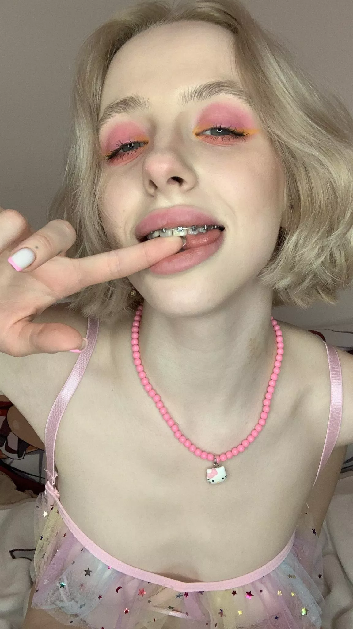 this outfit really fits me hehe