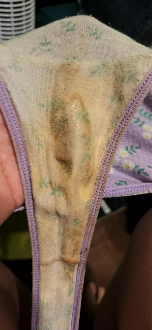 three days in this thong and it's super stainedXD my cream even made a little outline of my lips xp