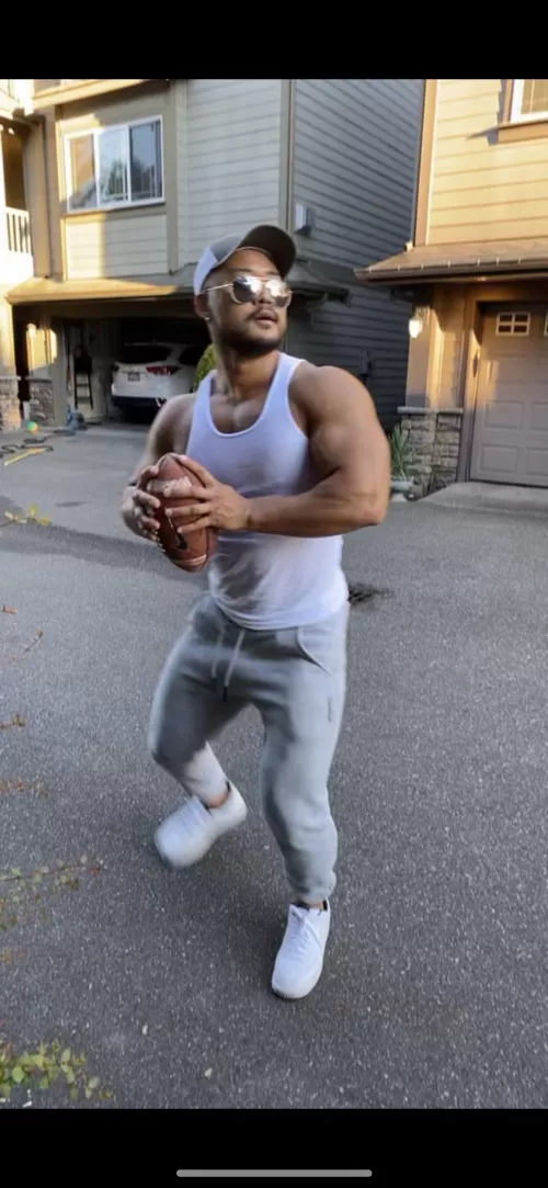 Throw this ball like I throw betas #findom