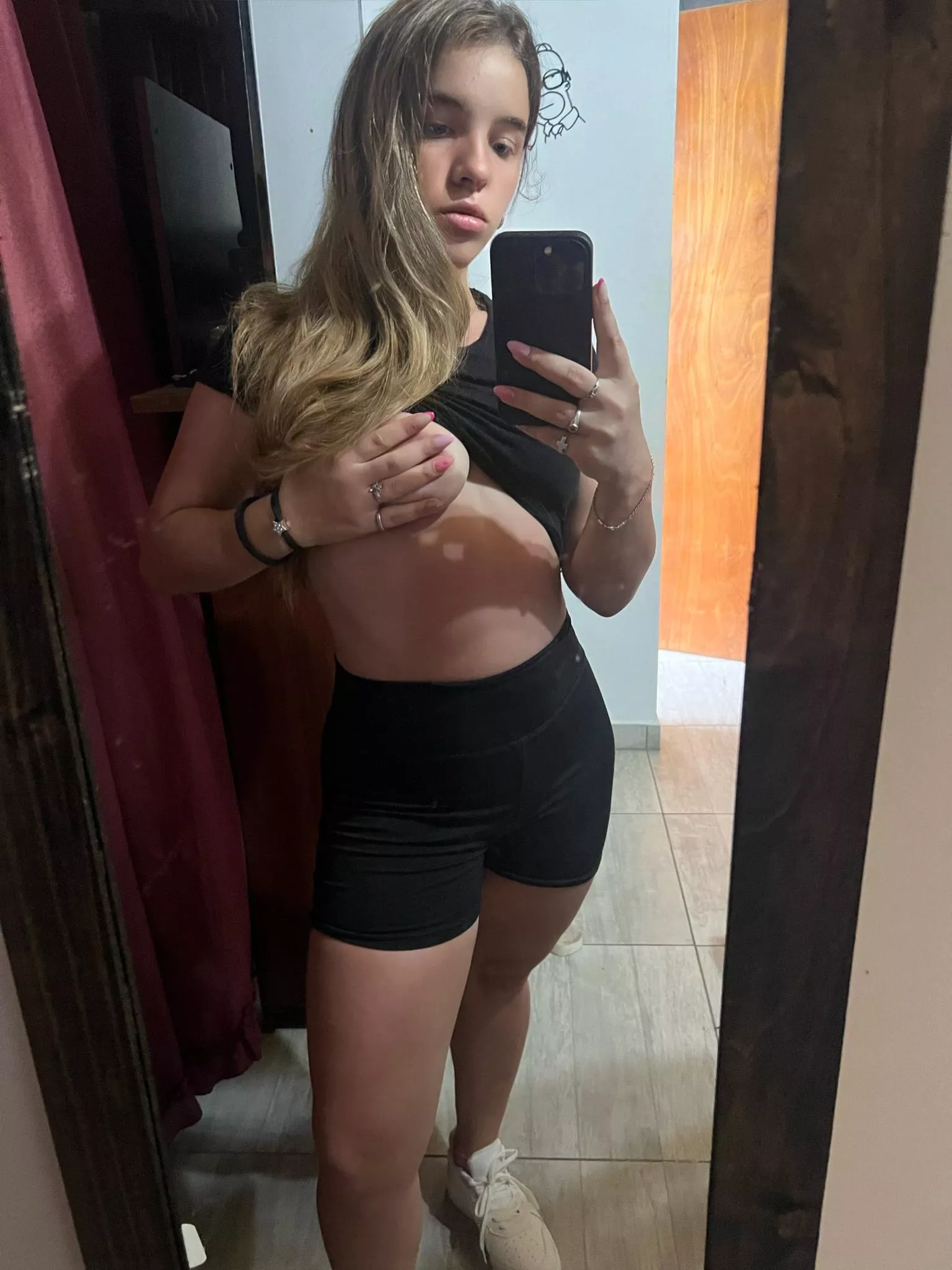 Your little psychologist likes to send you nudes during her break... I hope no one saw it haha