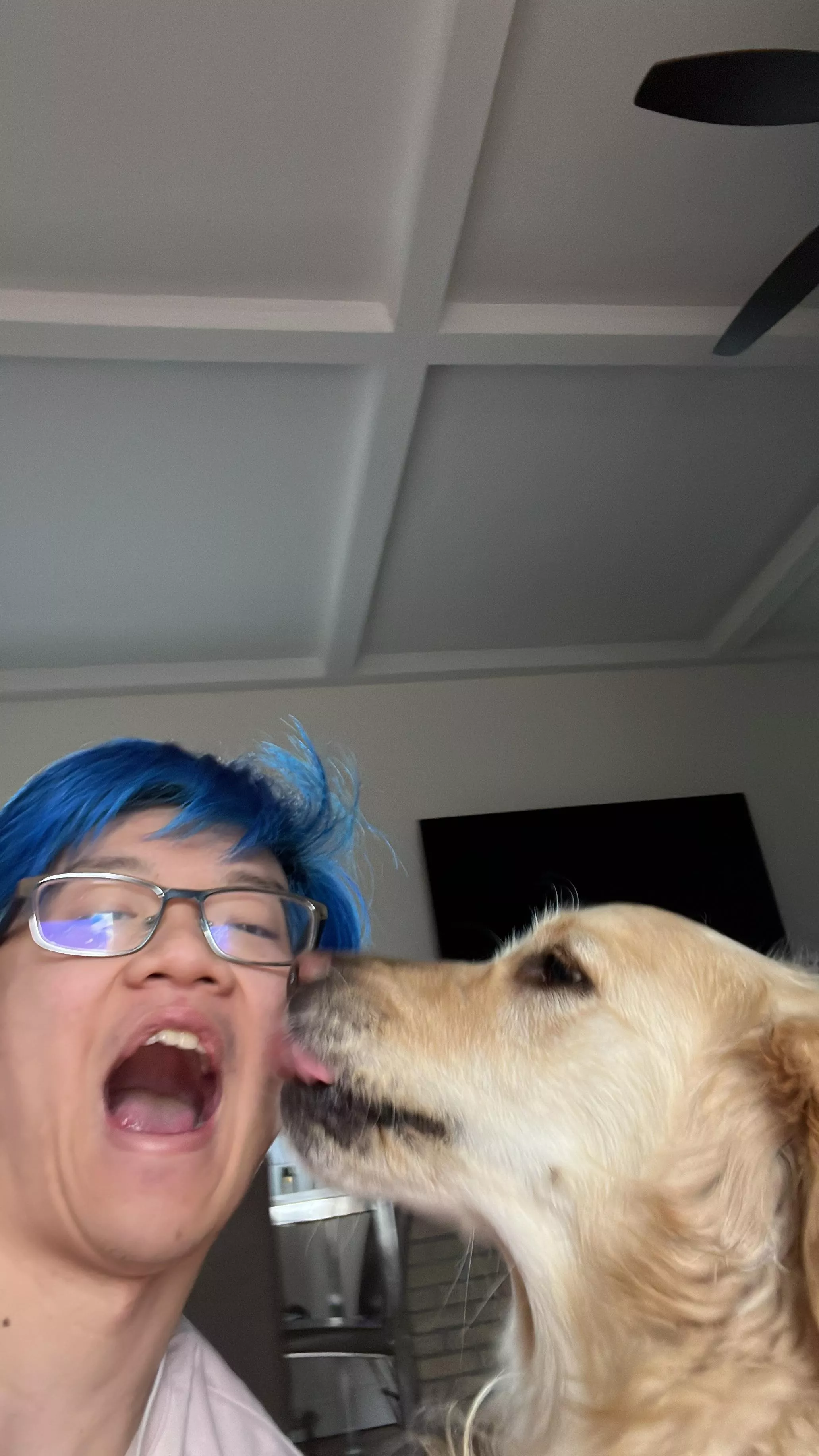 18 chilling and bored wanna chat