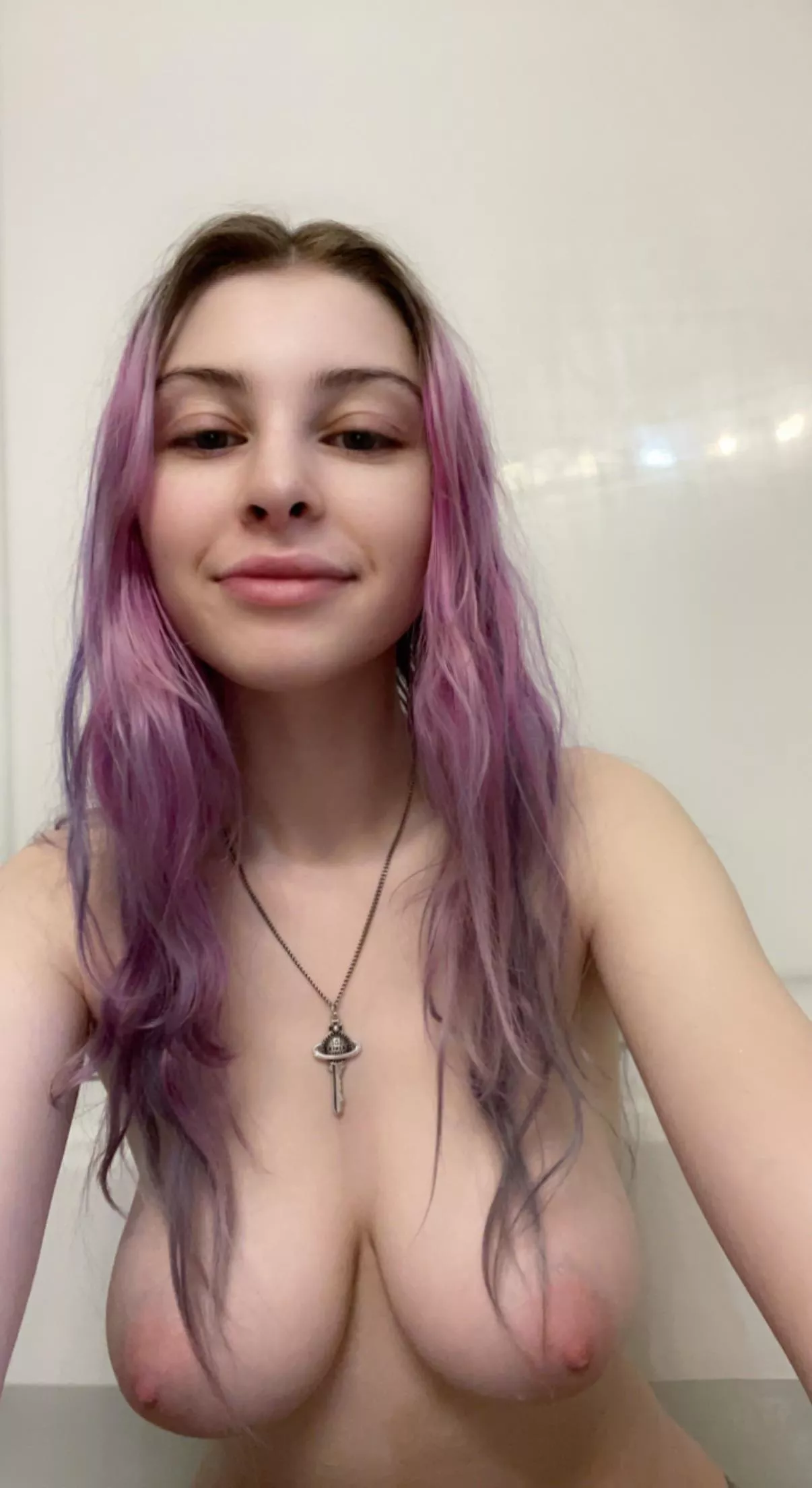 18 years old & love sharing my body