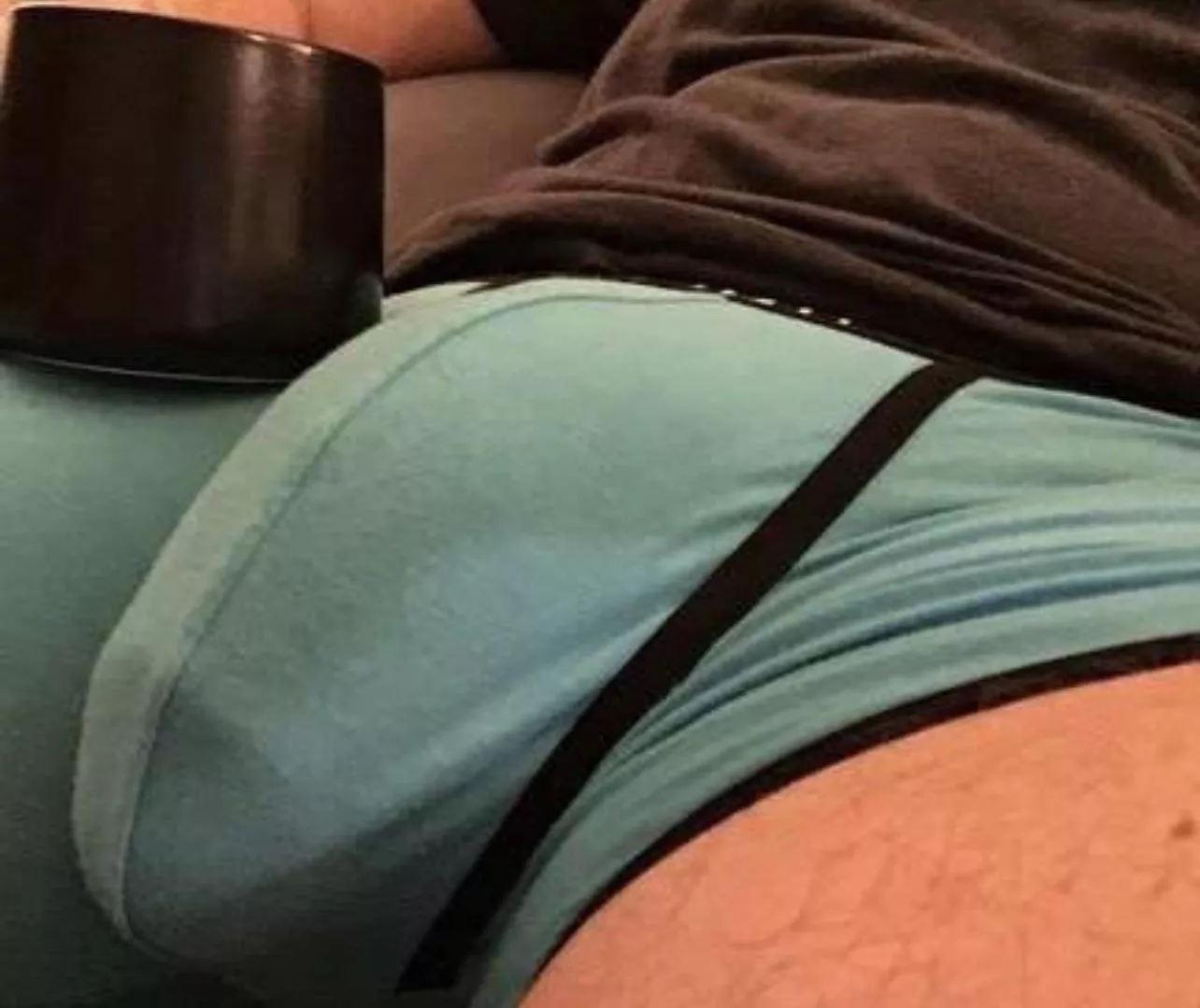 20 young Aussie top bored and horny don’t mind showing off so bros and goes hmu, into most stuff but a nice face pic or ass pic will go a long way @ mountain_man345