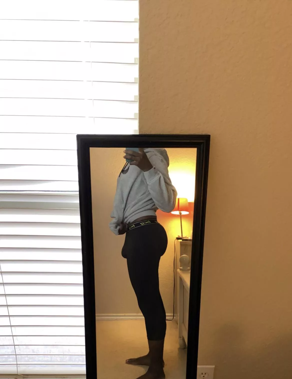 24, just looking for long term fwb + regular friends | sc: knightenoh