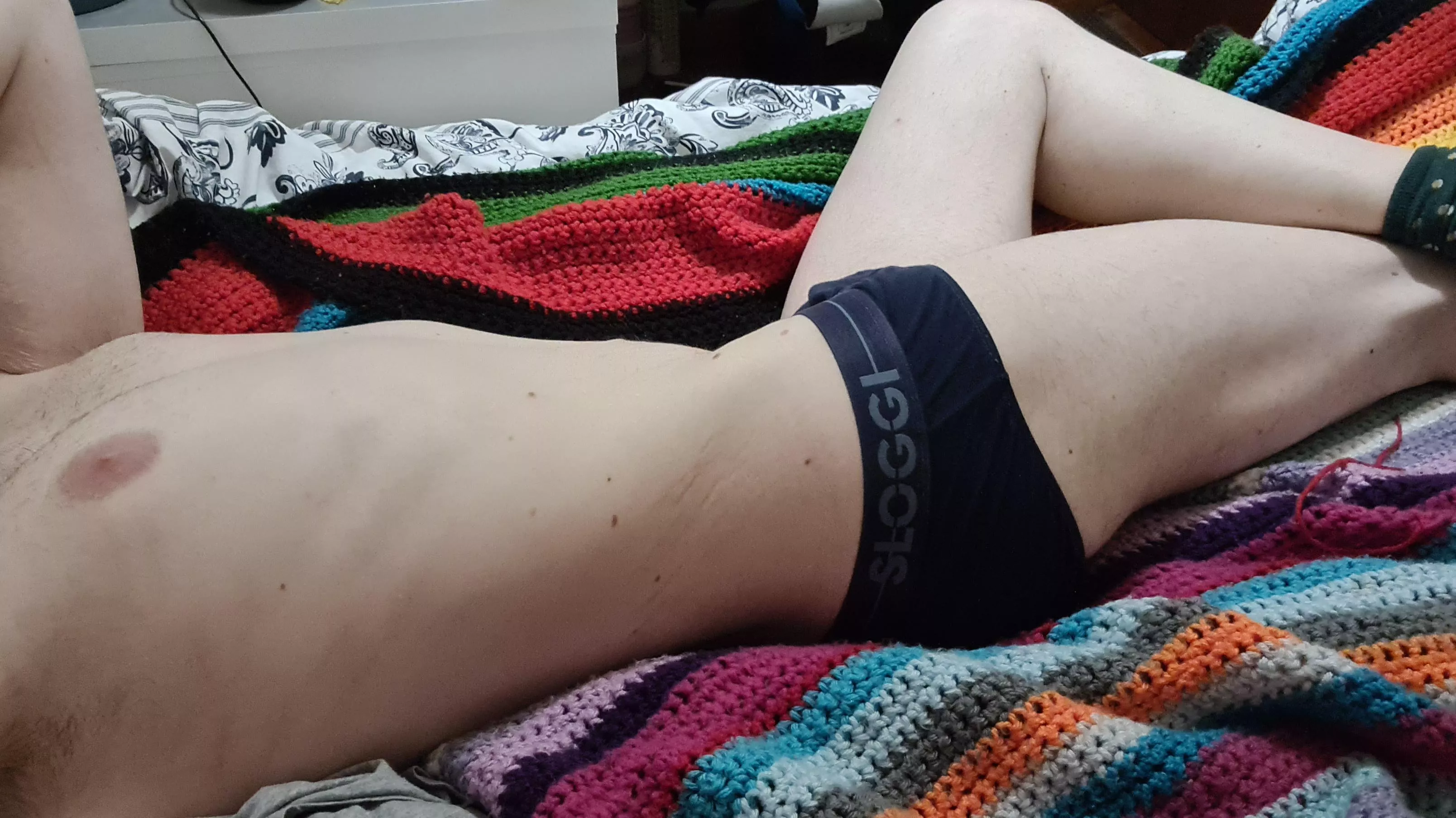 26 m Irish. Love to chat and show off. Few limits irish_sam8