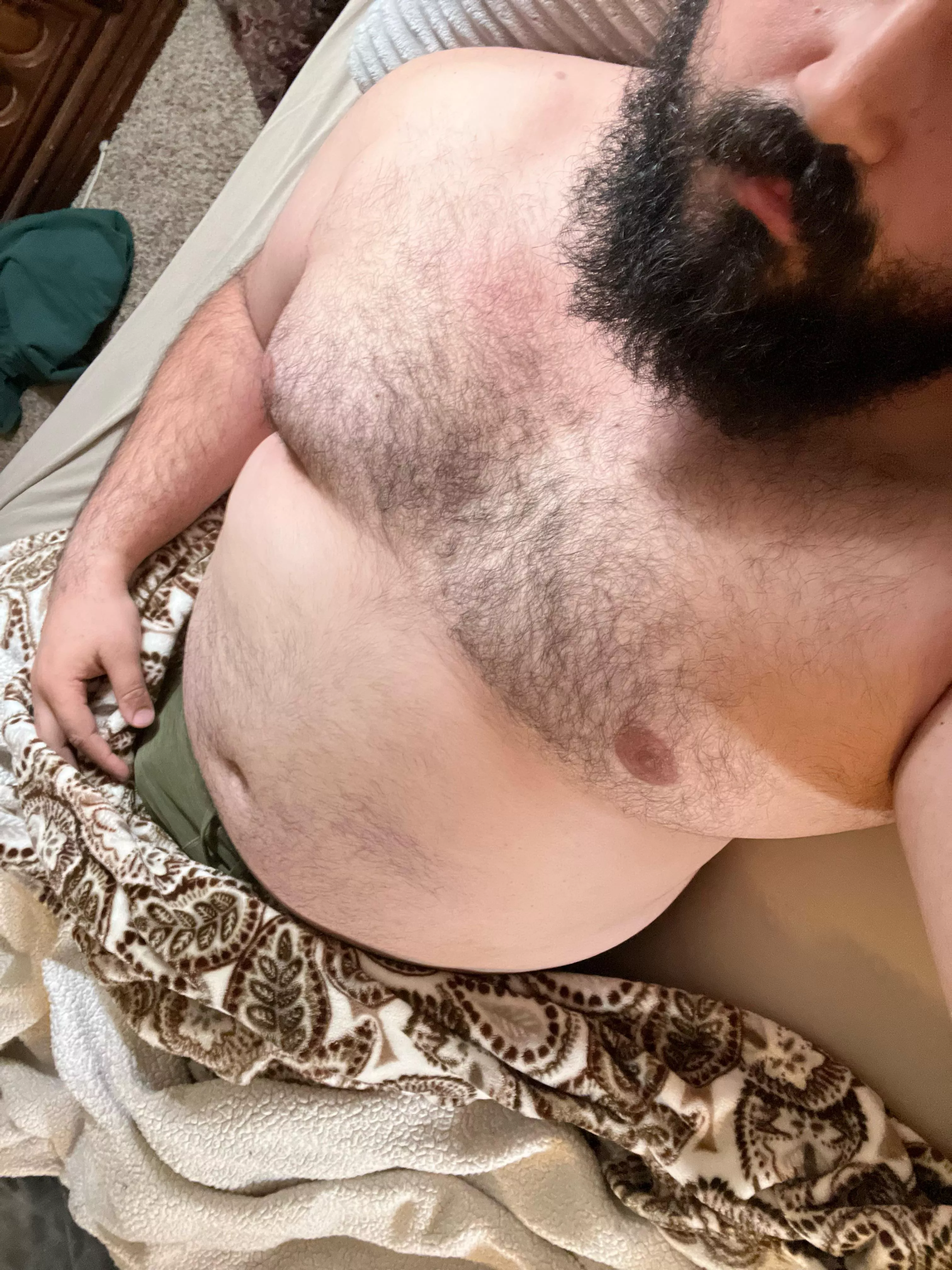 29 hairy thick horny daddy love big white cock sc: jodaddy1993