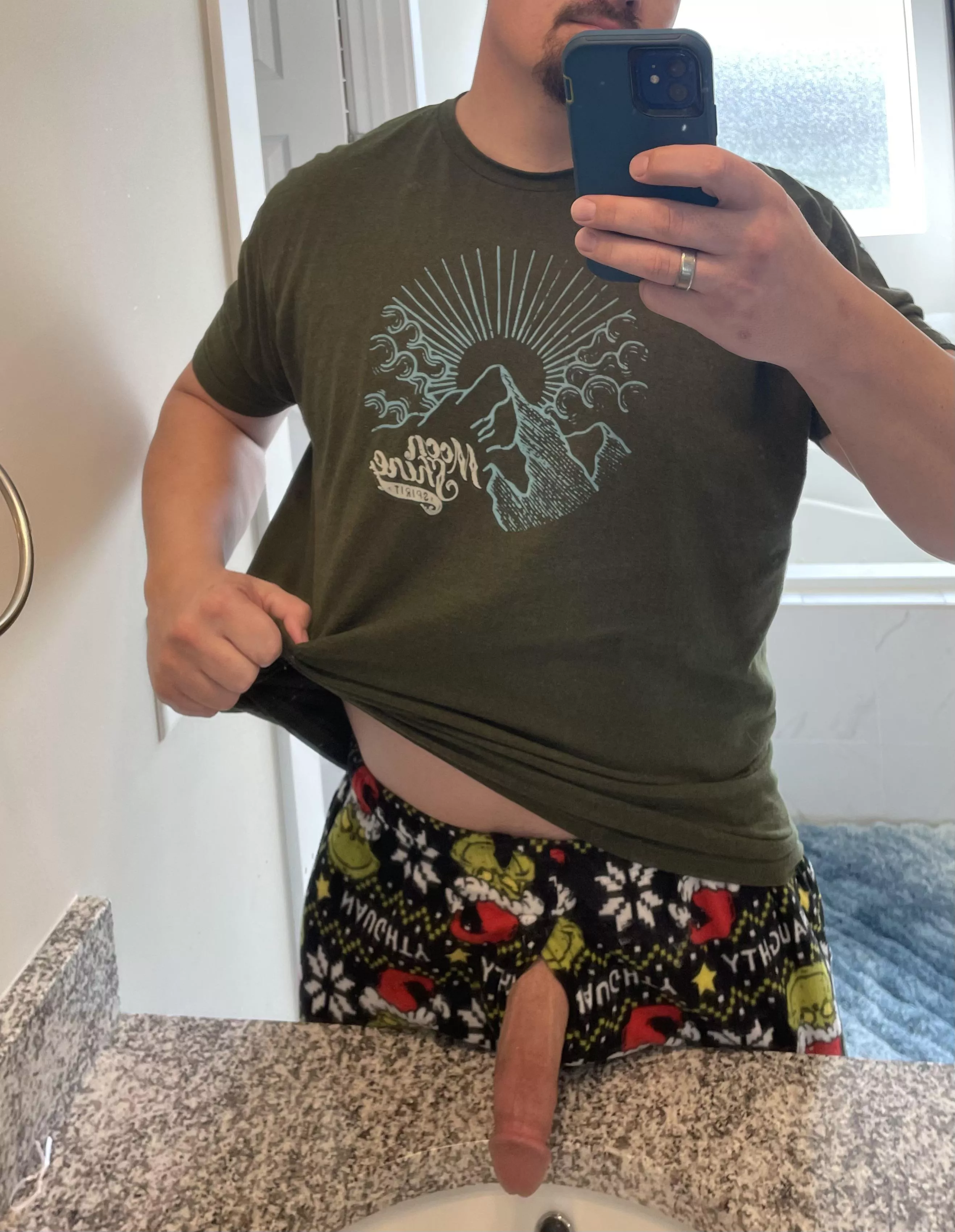 [38] do these Grinch pajama pants fit me?