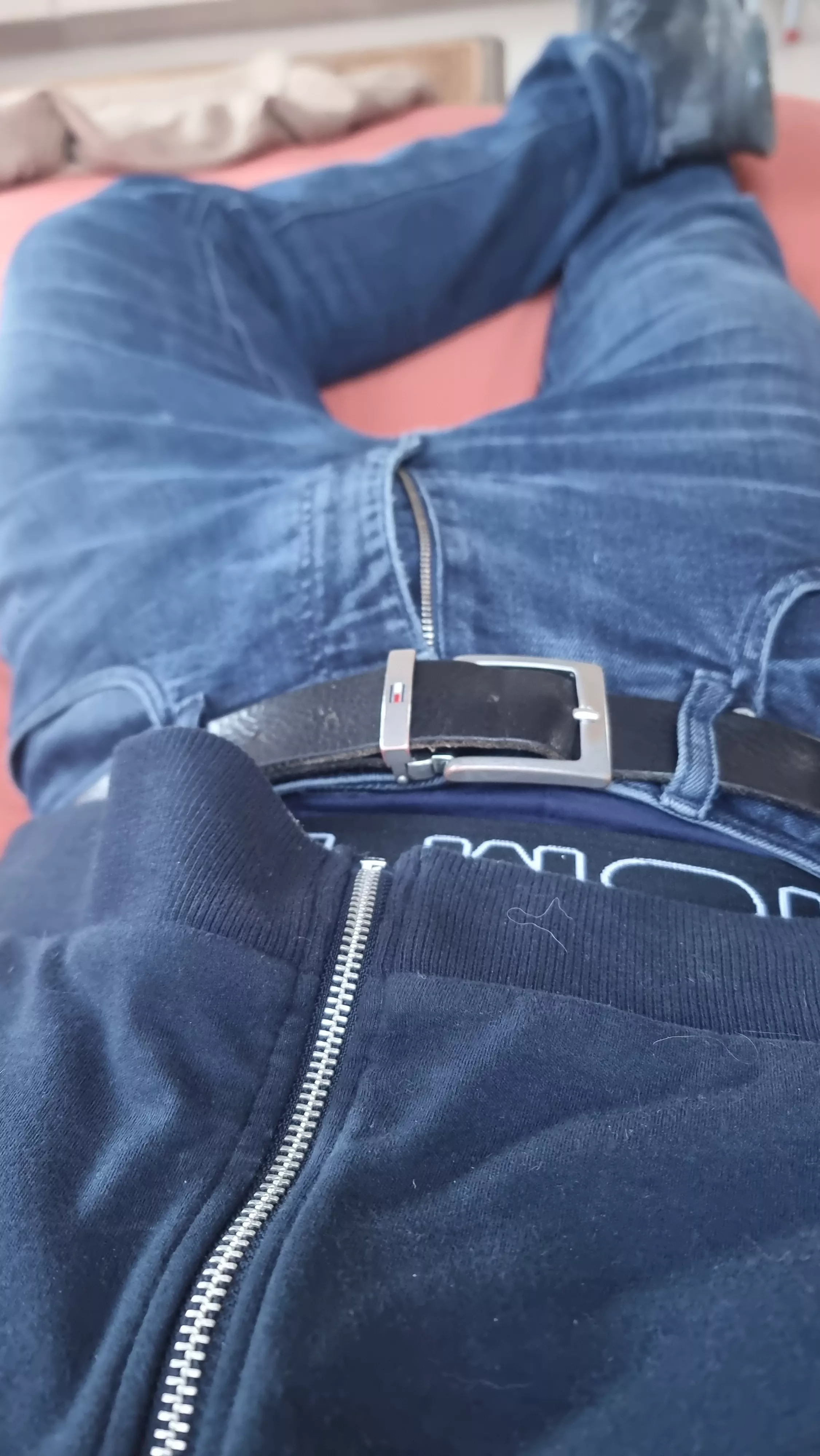 48 Who want to taste a daddy's cock ?