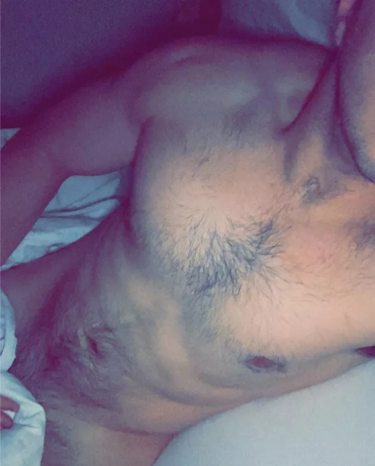 6ft3 straight guy here… so why am I posting this looking for male attention?