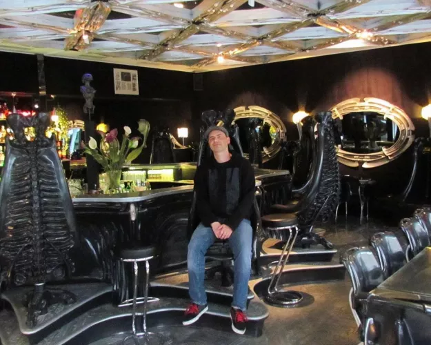 Another vacation pic. Same vacation, another unique bar