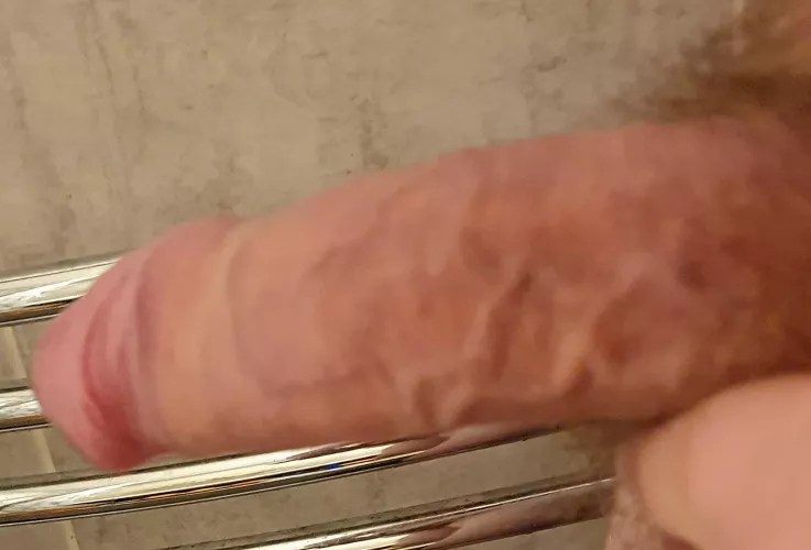 Anyone looking in Devon I'm straight but wanna try fucking a guy