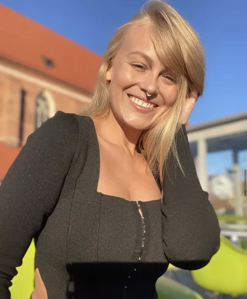 Anyone wanna hit the shop with me ?😳