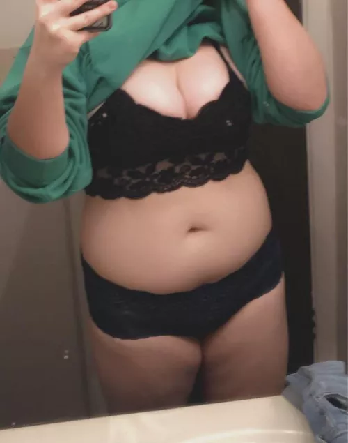 Been trying for a baby for months and i’m still empty… Might have to take more drastic measures this time and just not tell my bf… Or make him watch… 🙈 Who wants to find me a give me a bump??