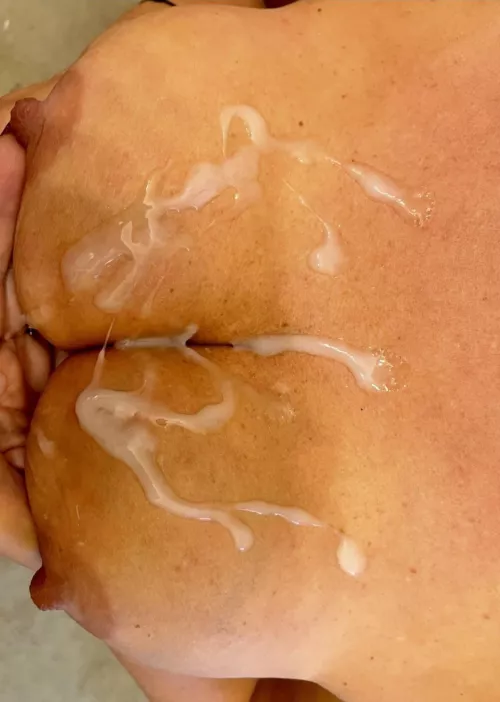 Big load on wife’s tits