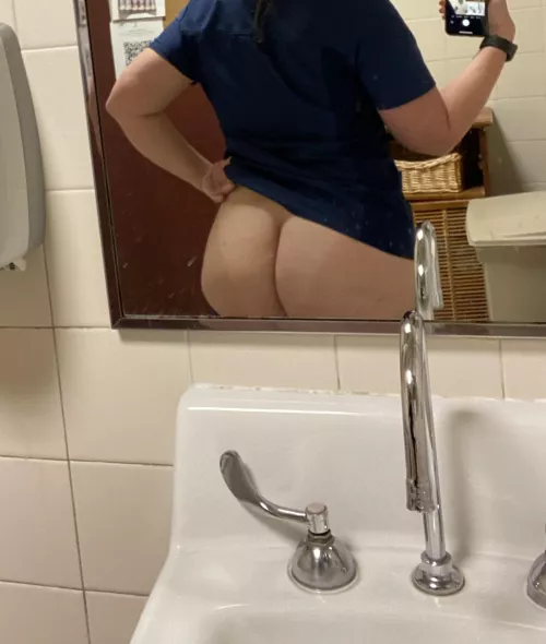 Bored and horny at work
