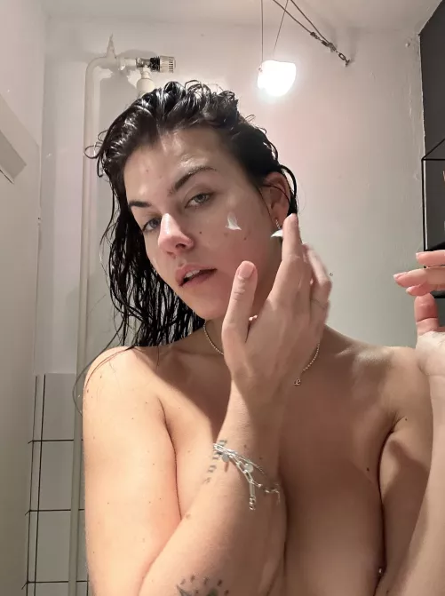 Can you cum on my face daddy?