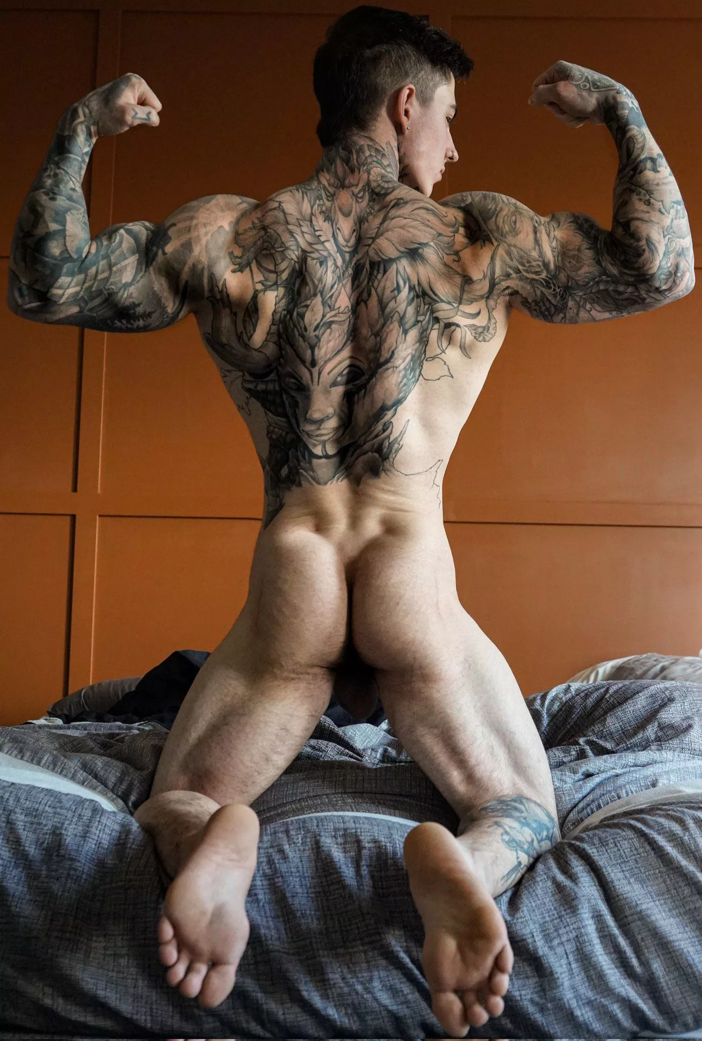 Do you like my muscular ass?