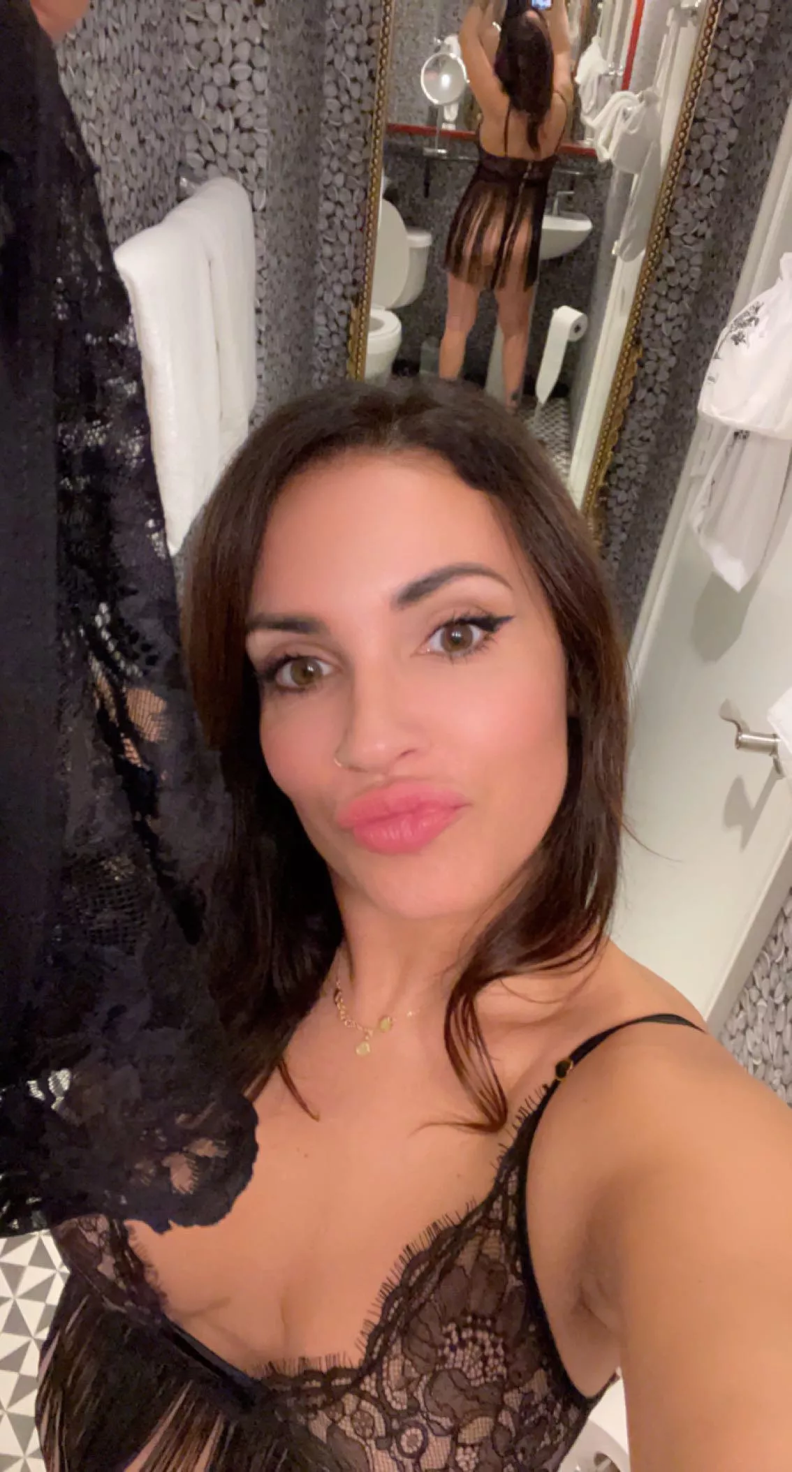 Does my makeup look ok? 44f