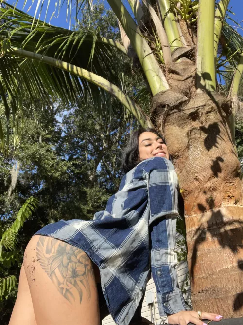 Don’t forgot to kiss and hug your plant babies today 🌸😘🌈