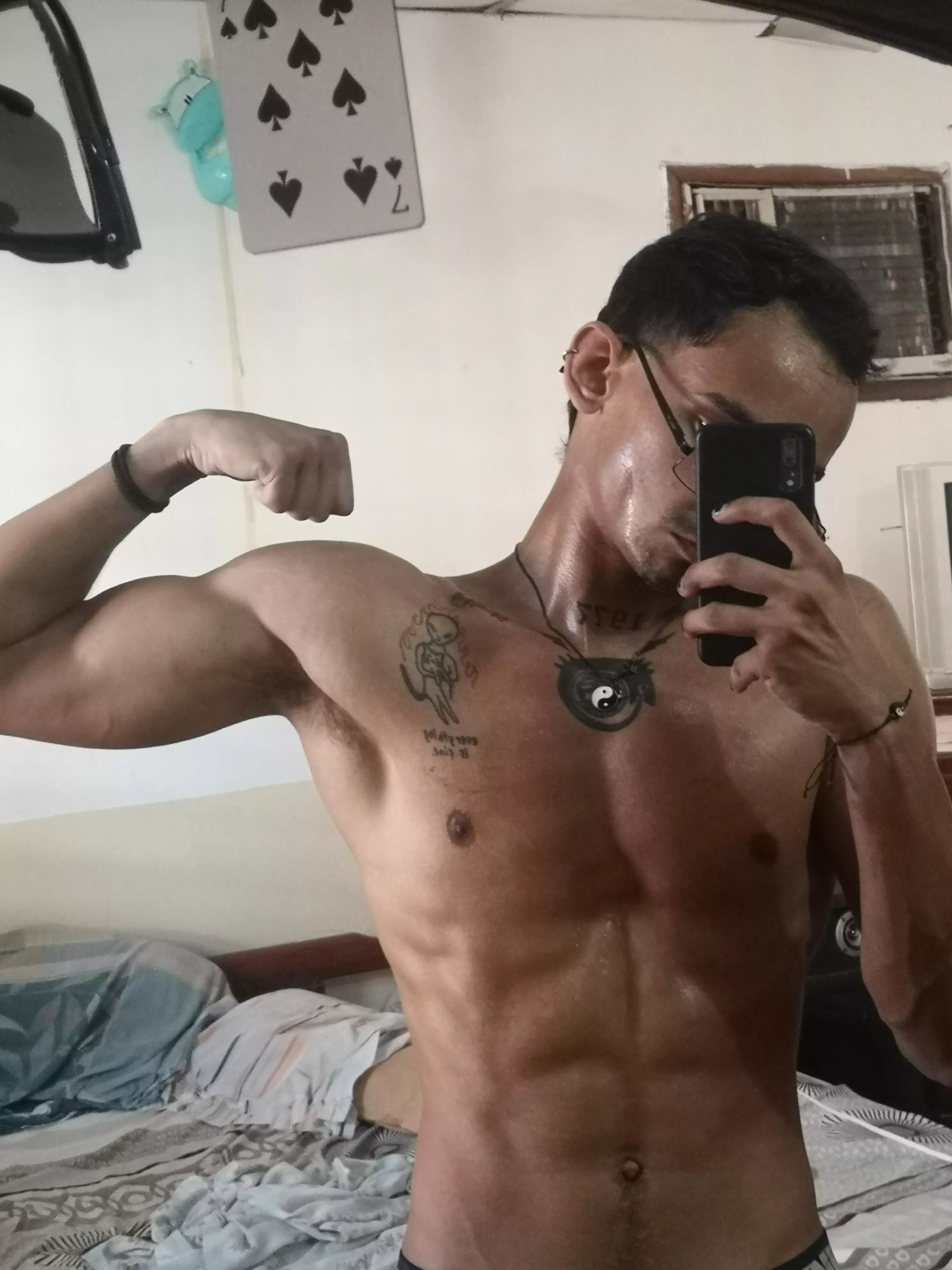 flex and abs, do you like it?