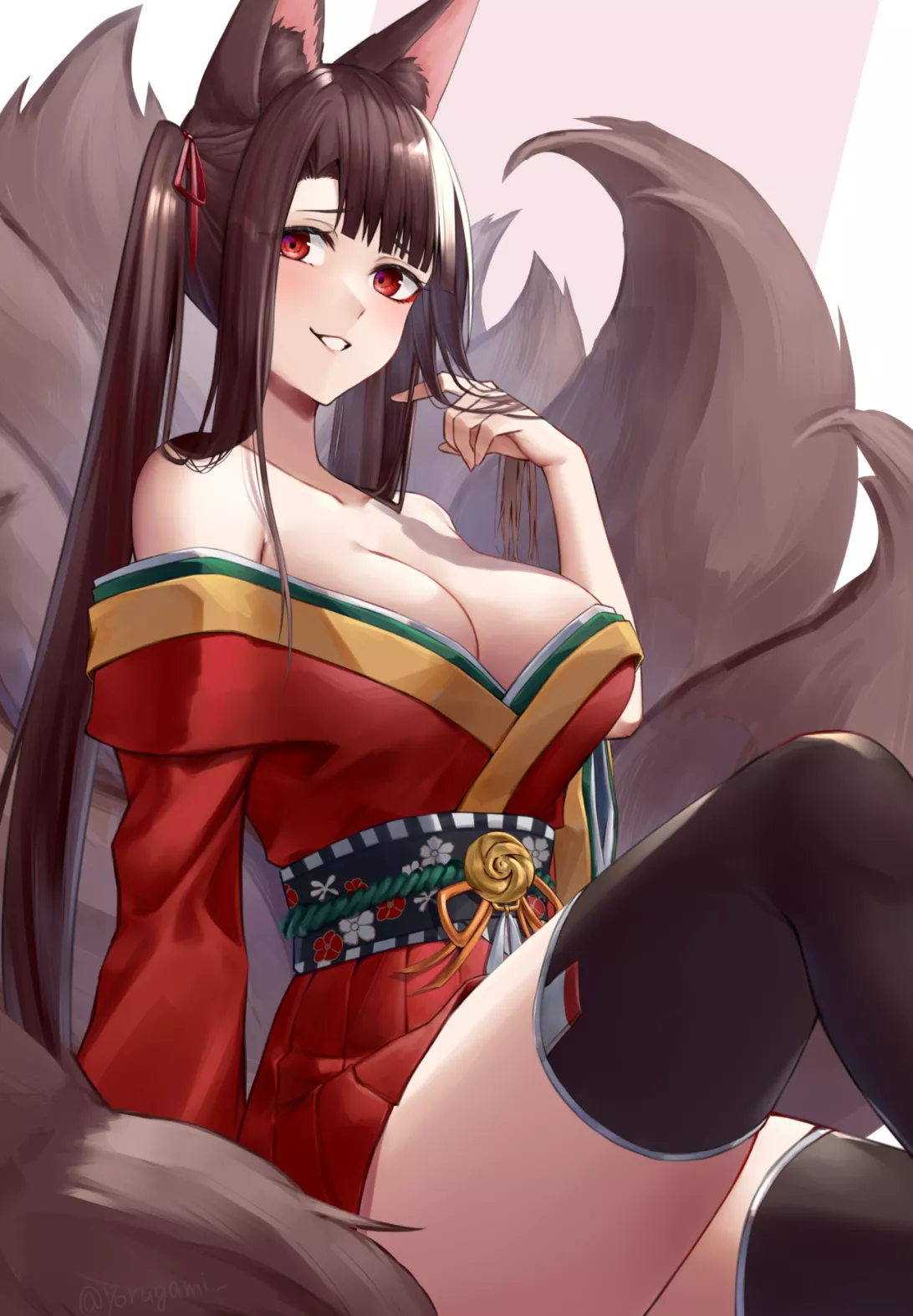 Fox dressed as a bird (Akagi cosplaying as Taihou)