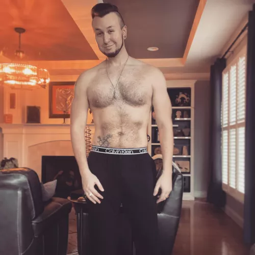 Fresh haircut and new pj’s to start the weekend! 😸