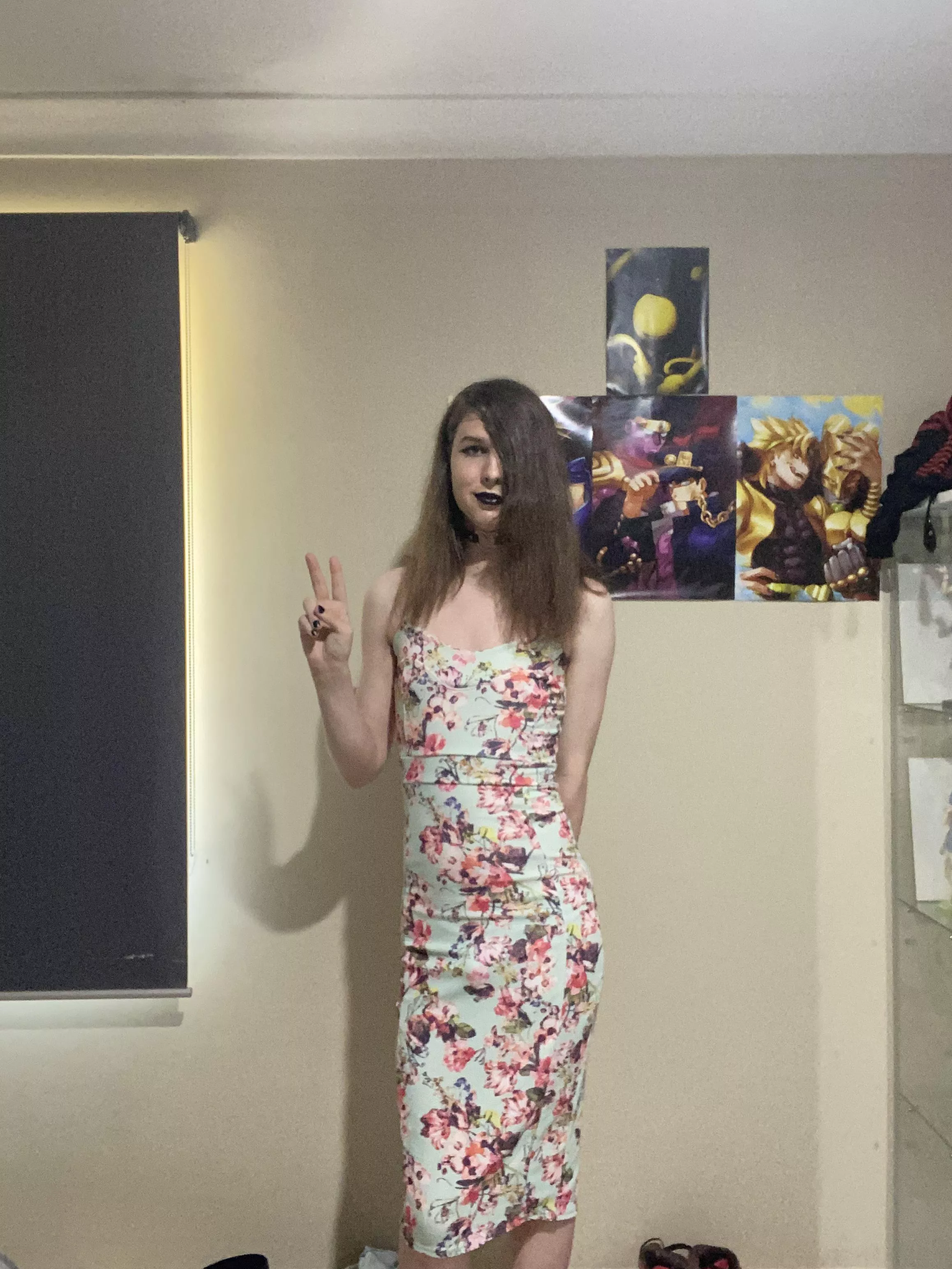 Happy femboy Friday 🌸 hope you like flowers ❤️❤️❤️