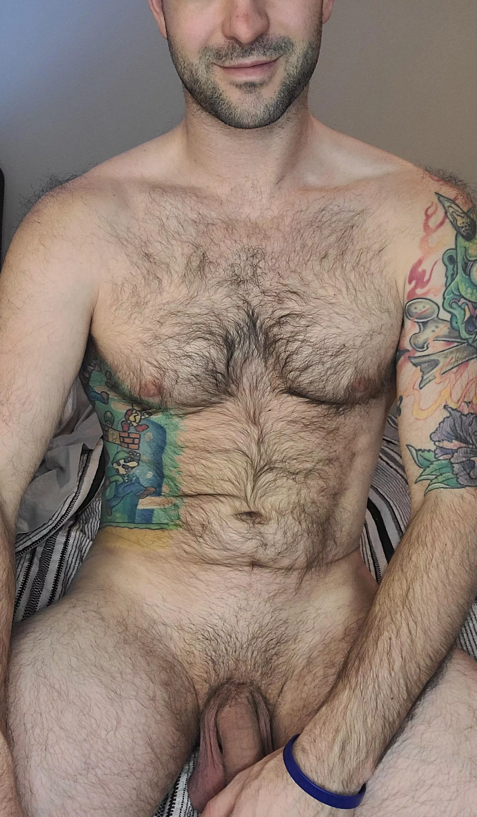 Having 1000's of Redditors see me naked turns me on 🥵