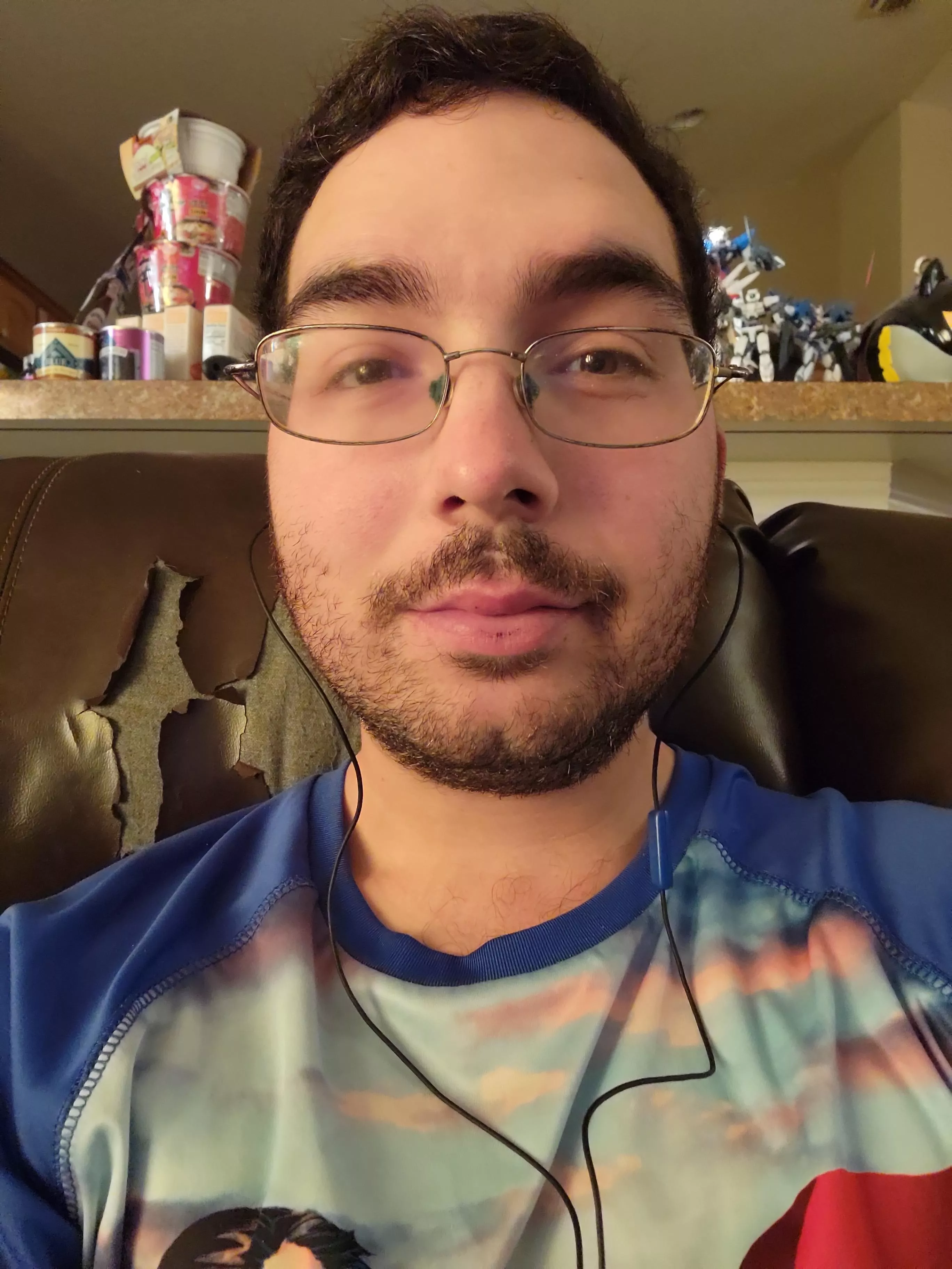 Hello who wants to play league of legends?