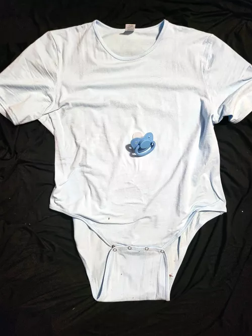 Here's the mail, it never fails, it makes me wanna wag my tail, when it comes I wanna wail MAIIILLL!