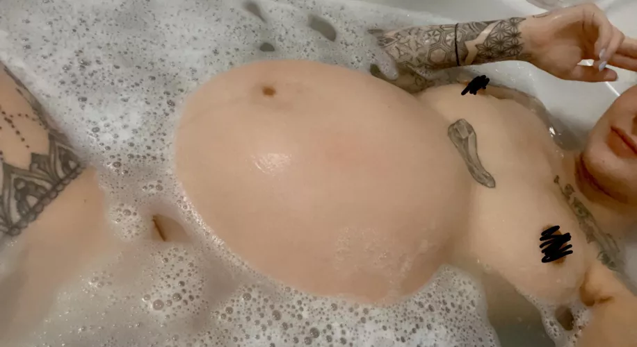 I am so ready to pop! 🥵 do you wanna see more?