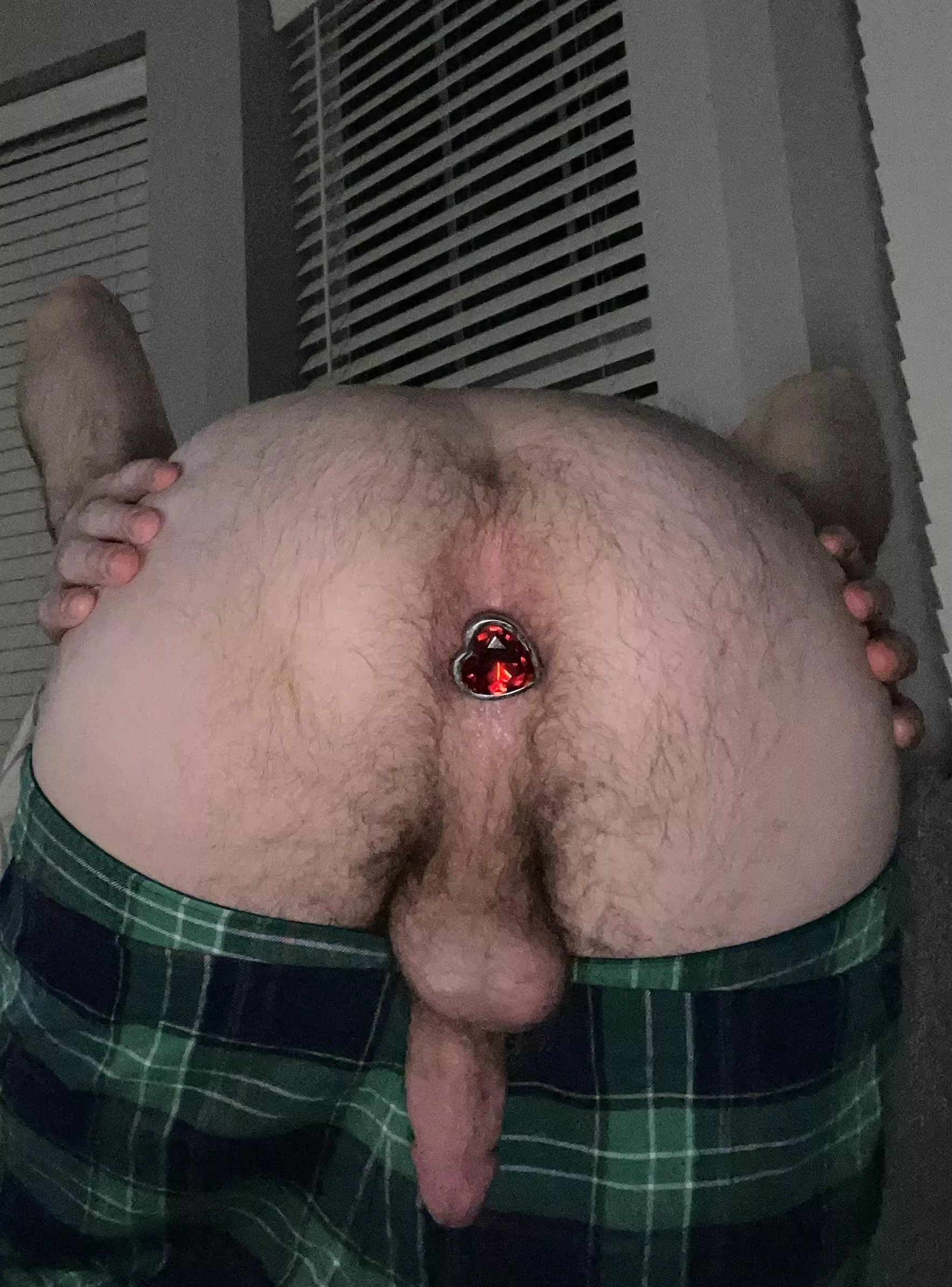 I can’t help but spread my cheeks when I’m bent over