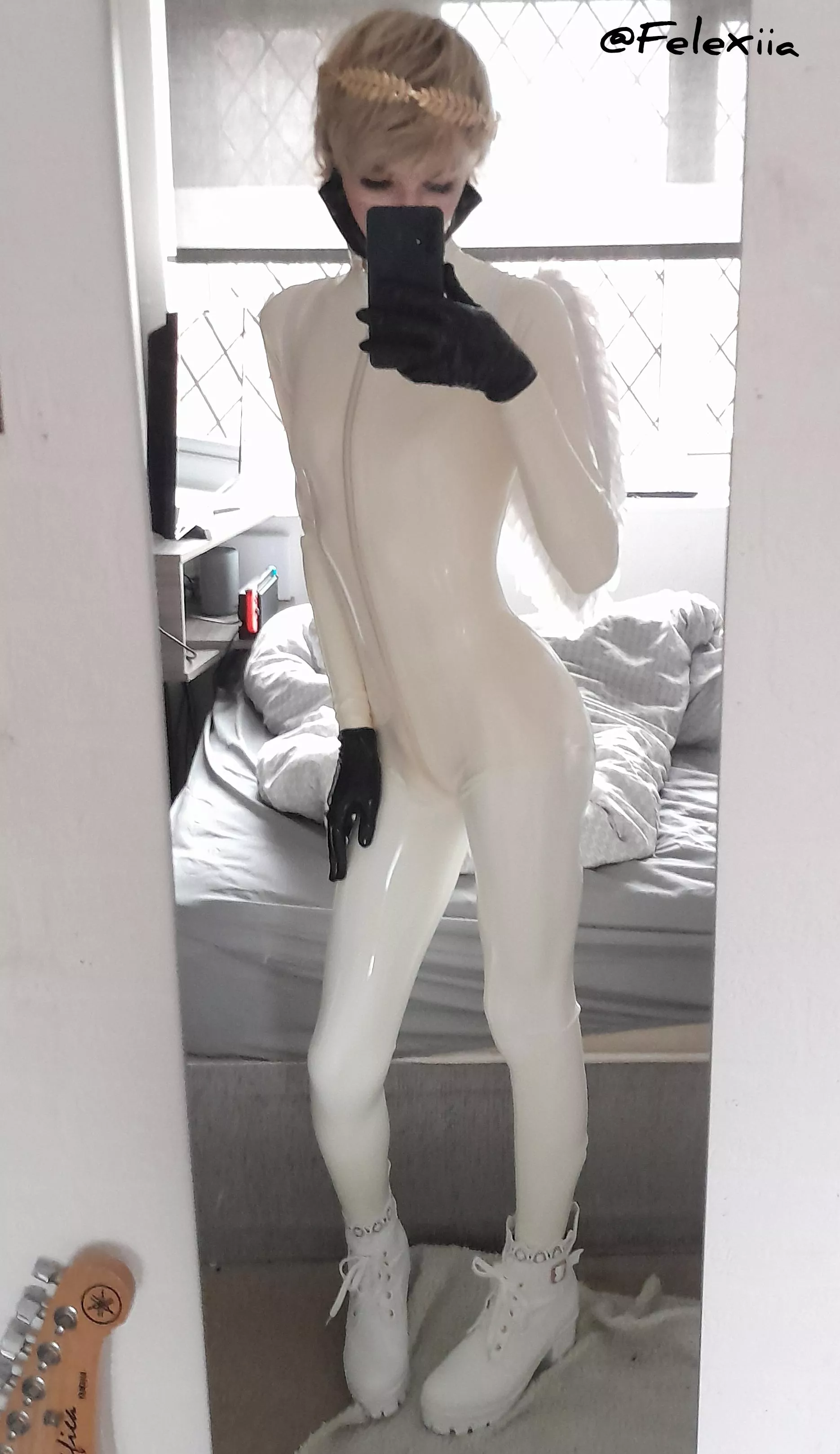 I felt cute in this angel fit 👉👈