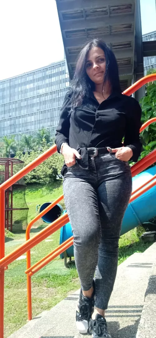 I love casual Fridays at work. Sexy under it of course. Wanna see?