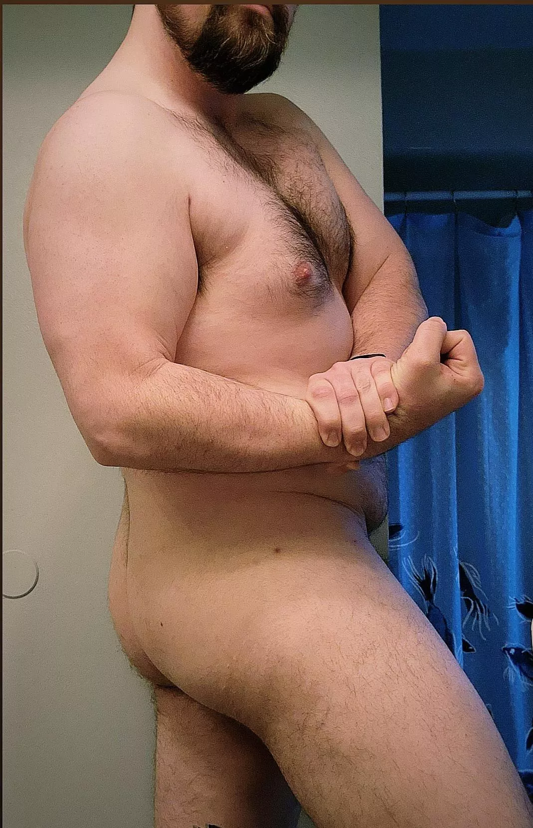 I love posing in the mirror