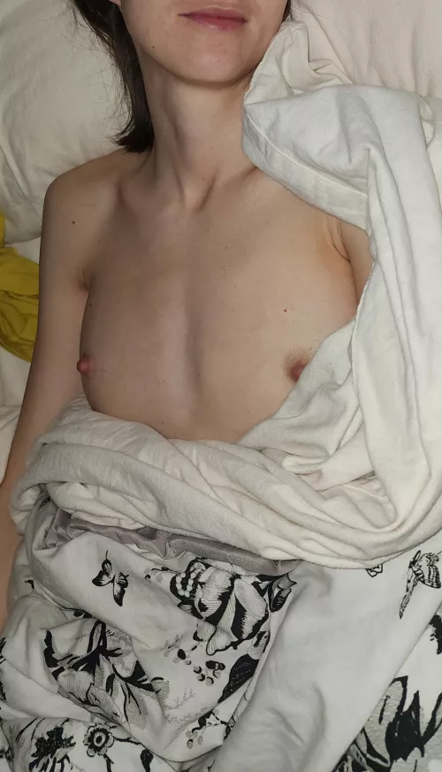 I love showing off my itty bitty titties here 🥰